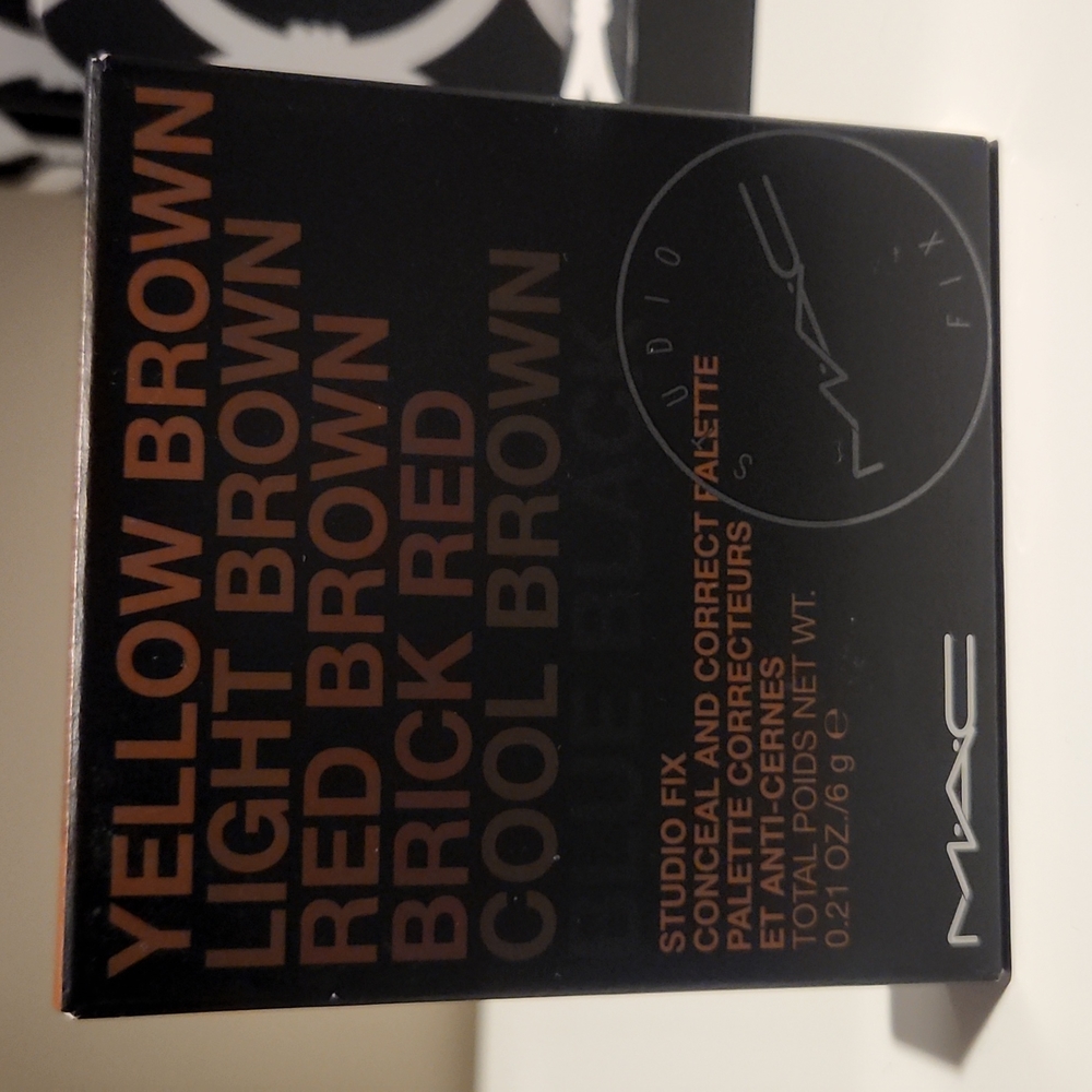 MAC Studio Fix Conceal and Correct Palette